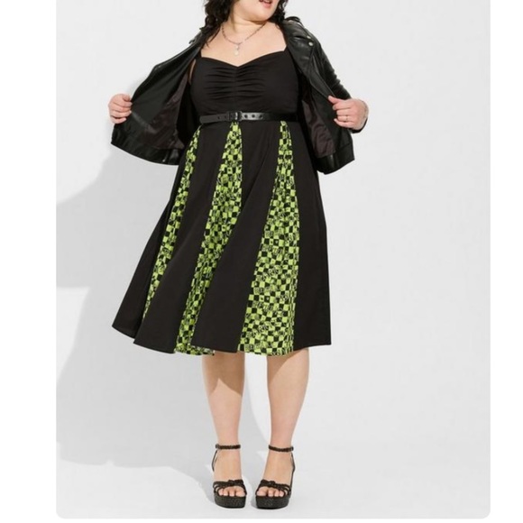 torrid Dresses & Skirts - TORRID NWT Warner Bros Beetlejuice Mini Sweetheart Godet Skater Dress Halloween